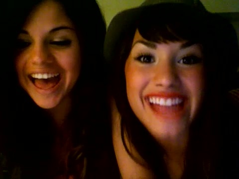 demi lovato and selena gomez with SPECIAL GUEST!!! 1162 - Demilush and selena gomez with Special Guest Part oo3