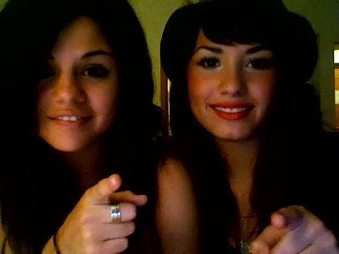 demi lovato and selena gomez with SPECIAL GUEST!!! 699