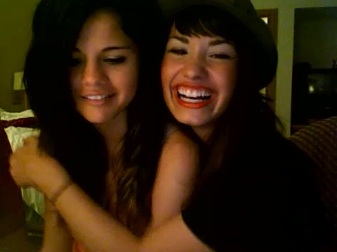 demi lovato and selena gomez with SPECIAL GUEST!!! 1748