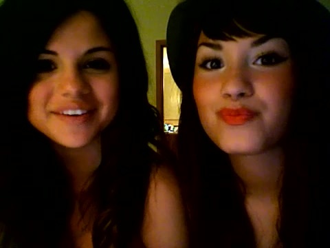 demi lovato and selena gomez with SPECIAL GUEST!!! 785