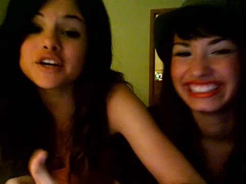 demi lovato and selena gomez with SPECIAL GUEST!!! 1846 - Demilush and selena gomez with Special Guest Part oo4