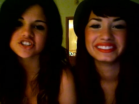 demi lovato and selena gomez with SPECIAL GUEST!!! 830