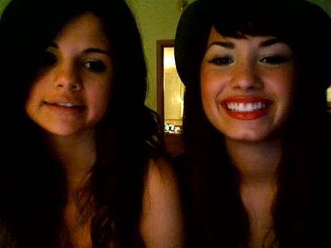 demi lovato and selena gomez with SPECIAL GUEST!!! 836