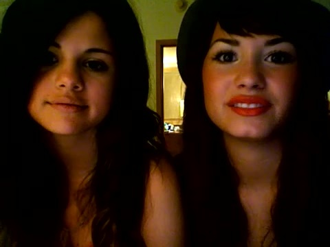 demi lovato and selena gomez with SPECIAL GUEST!!! 846