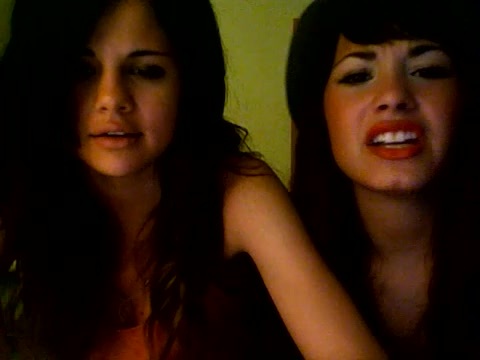 demi lovato and selena gomez with SPECIAL GUEST!!! 1895 - Demilush and selena gomez with Special Guest Part oo4