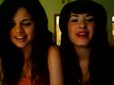 demi lovato and selena gomez with SPECIAL GUEST!!! 915 - Demilush and selena gomez with Special Guest Part oo2