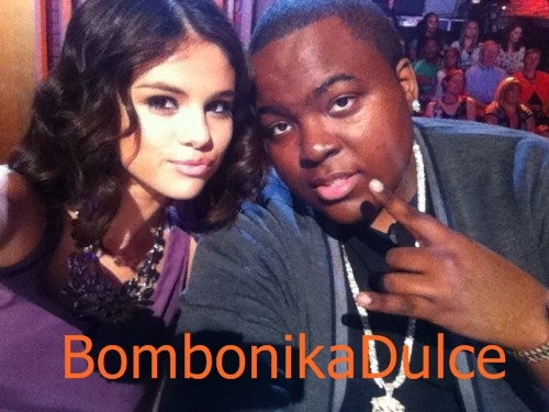 selena-gomez-and-sean-kingston-500x375