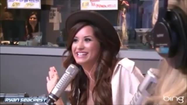 Demi Lovato\'s Interview with Ryan Seacrest -Skyscraper premier [Full] 0544