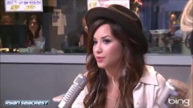 Demi Lovato\'s Interview with Ryan Seacrest -Skyscraper premier [Full] 1042 - Demilu Interview with Ryan Seacrest -Skyscraper premier Part oo2