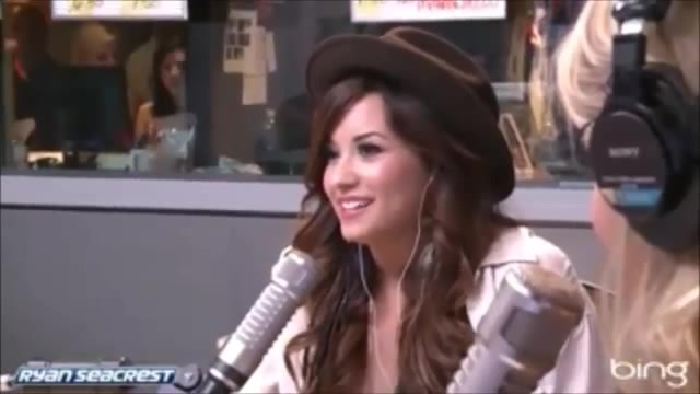 Demi Lovato\'s Interview with Ryan Seacrest -Skyscraper premier [Full] 1128