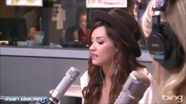 Demi Lovato\'s Interview with Ryan Seacrest -Skyscraper premier [Full] 1152