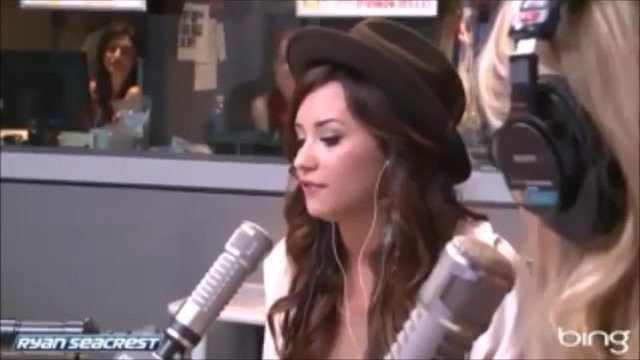 Demi Lovato\'s Interview with Ryan Seacrest -Skyscraper premier [Full] 1162