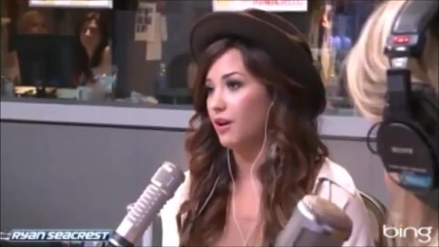 Demi Lovato\'s Interview with Ryan Seacrest -Skyscraper premier [Full] 1430