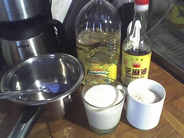 24-02-12_0847/ingrediente smantana soia; lapte de soia,orez,ulei (de floare sau masline,susan,etc.)
