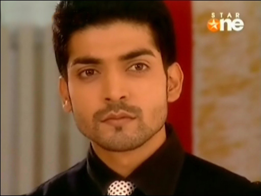 geet21stjune2010watchonnn (47) - GEET - Hui Sabse Parayi - Caps I