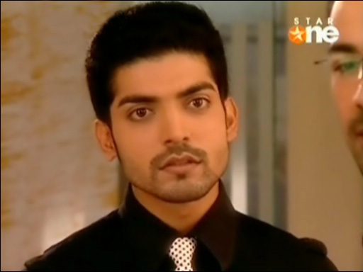 geet21stjune2010watchonnn (57) - GEET - Hui Sabse Parayi - Caps I