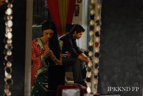 2 (13) - Iss Pyaar Ko Kya Naam Doon - Picture Gallery