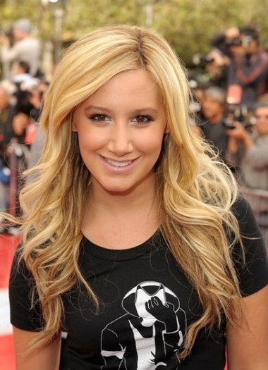 16035_163303241683_6845141683_2720612_6791389_n - Ashley Tisdale