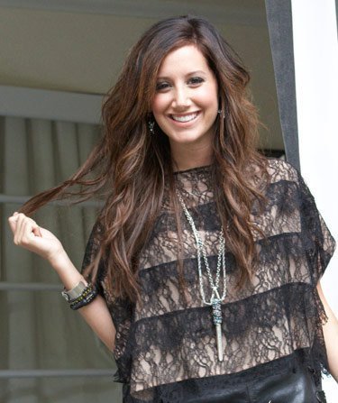 77161_465200726683_6845141683_5535120_3079544_n - Ashley Tisdale