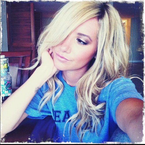 284279_10150277296736684_6845141683_7671365_6073492_n - Ashley Tisdale