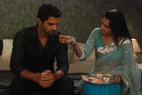 15 (95) - Iss Pyaar Ko Kya Naam Doon - Picture Gallery I