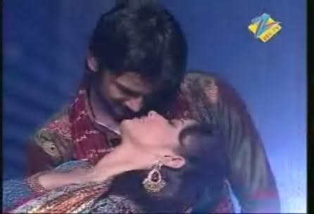 Archana & Manav in Love [4]