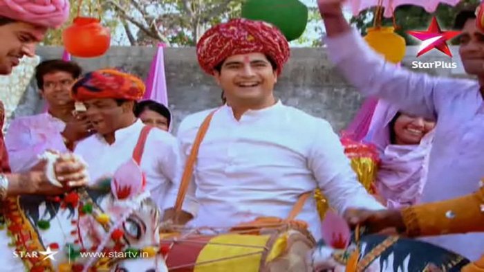 199774_205899452771412_168276469867044_747689_1511385_n - Yeh Rishta Kya Kehlata Hai - Happy Holi