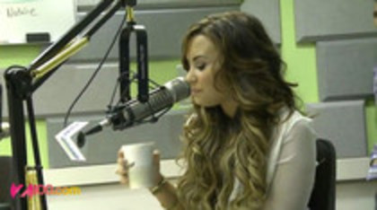 Demi Lovato In-Studio - Z100 New York (989)