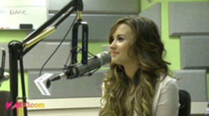 Demi Lovato In-Studio - Z100 New York (1001)