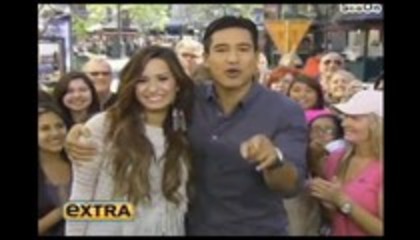 Demi Lovato Extra at The Grove (1018)