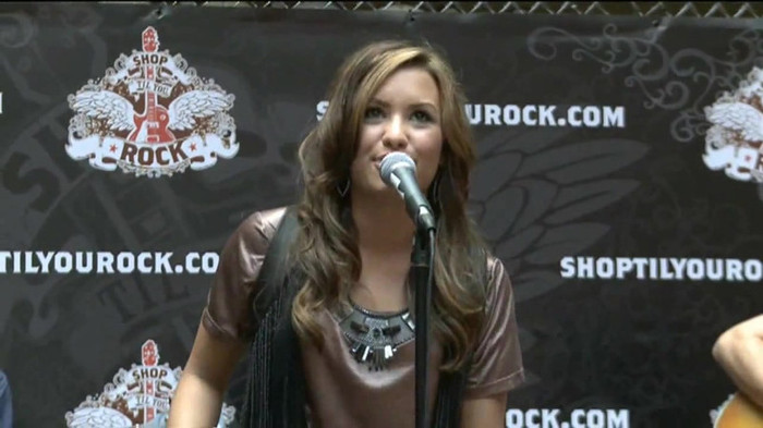 Demi Lovato  Live at Glendale Galleria  in LA for Cambio in HD 02462