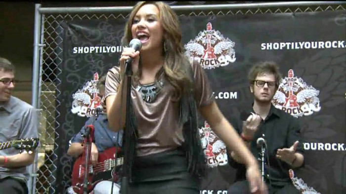 Demi Lovato  Live at Glendale Galleria  in LA for Cambio in HD 03059 - Demilush - Live at Glendale Galleria in LA for Cambio Part oo6