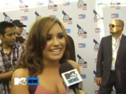 Vh1 Do Something Awards 2010-Red Carpet Interview (522) - Demilush - Vh1 Do Something Awards 2010 - Red Carpet Interview Part oo2