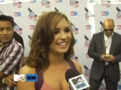 Vh1 Do Something Awards 2010-Red Carpet Interview (1465) - Demilush - Vh1 Do Something Awards 2010 - Red Carpet Interview Part oo4