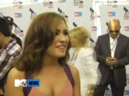 Vh1 Do Something Awards 2010-Red Carpet Interview (1483) - Demilush - Vh1 Do Something Awards 2010 - Red Carpet Interview Part oo4