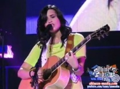 Demi Lovato - Catch Me Live (1076)