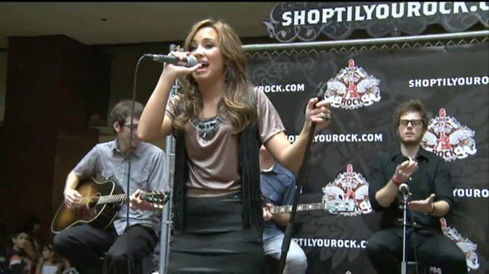 Demi Lovato  Live at Glendale Galleria  in LA for Cambio in HD 04127