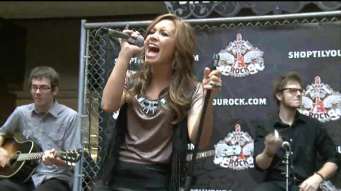 Demi Lovato  Live at Glendale Galleria  in LA for Cambio in HD 04420