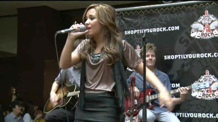 Demi Lovato  Live at Glendale Galleria  in LA for Cambio in HD 04736