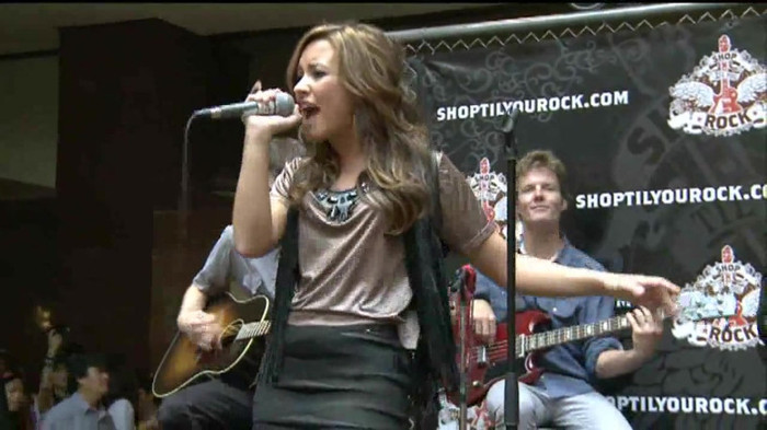 Demi Lovato  Live at Glendale Galleria  in LA for Cambio in HD 04745