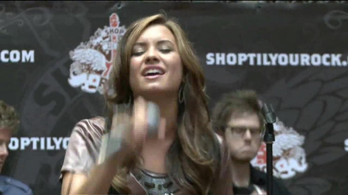 Demi Lovato  Live at Glendale Galleria  in LA for Cambio in HD 05180