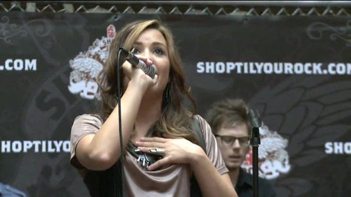 Demi Lovato  Live at Glendale Galleria  in LA for Cambio in HD 05430