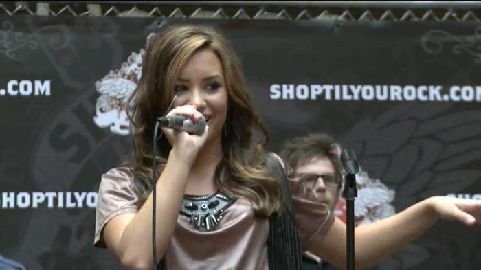 Demi Lovato  Live at Glendale Galleria  in LA for Cambio in HD 05458