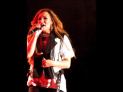 Demi Lovato - Moves Like Jagger (88)