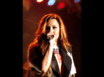 Demi Lovato - Moves Like Jagger (510) - Demilush - Moves Like Jagger Strawberry Festival oo2