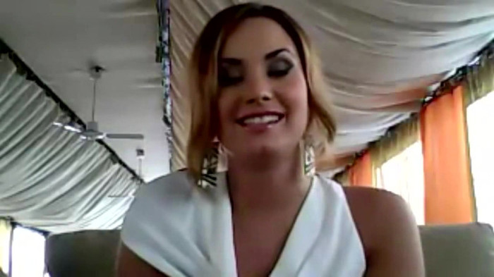 Demi Lovato - Message for her Italian Fans 180