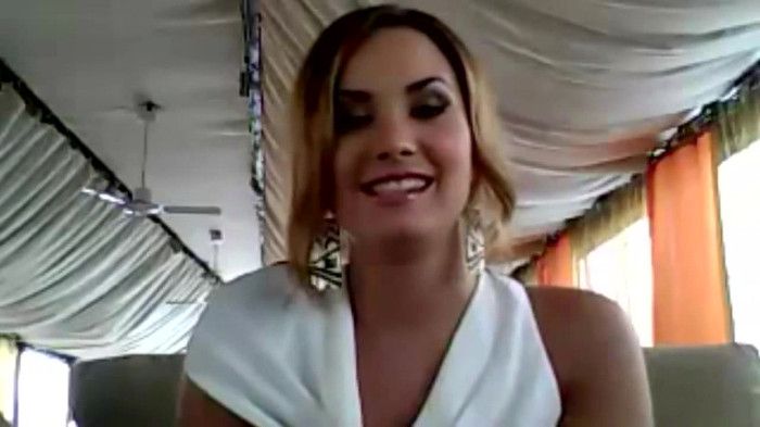 Demi Lovato - Message for her Italian Fans 187