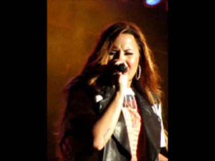 Demi Lovato - Moves Like Jagger (4853) - Demilush - Moves Like Jagger Strawberry Festival o11