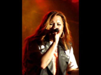 Demi Lovato - Moves Like Jagger (4855) - Demilush - Moves Like Jagger Strawberry Festival o11