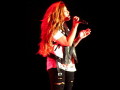 Demi Lovato - Moves Like Jagger (5334) - Demilush - Moves Like Jagger Strawberry Festival o12